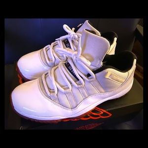 Air Jordan Retro 11 Low Cherry/Red Bottom